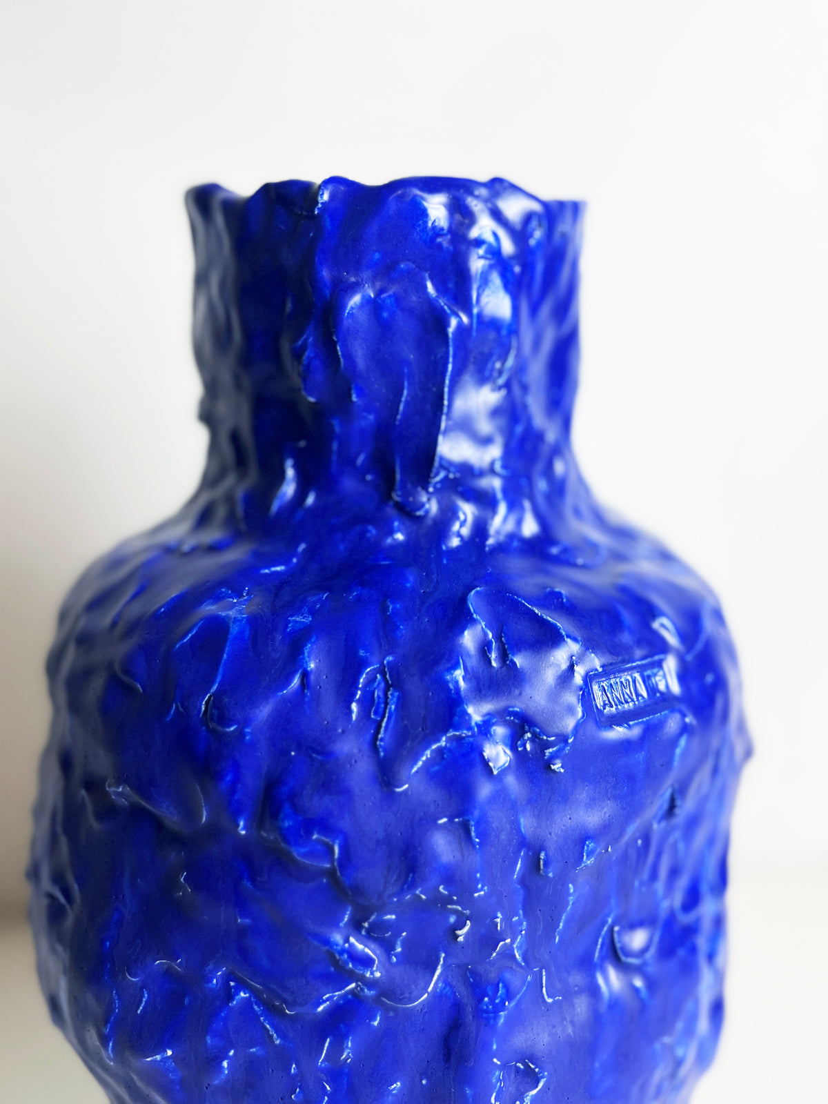 Anna Demidova — Jarrón azul Every Day