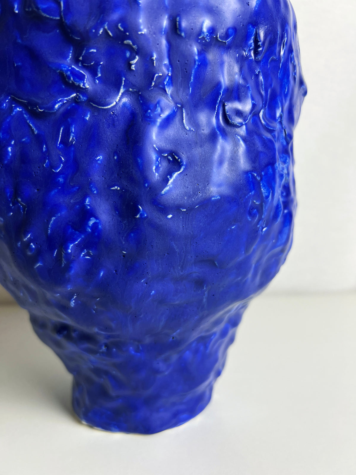 Anna Demidova — Jarrón azul Every Day