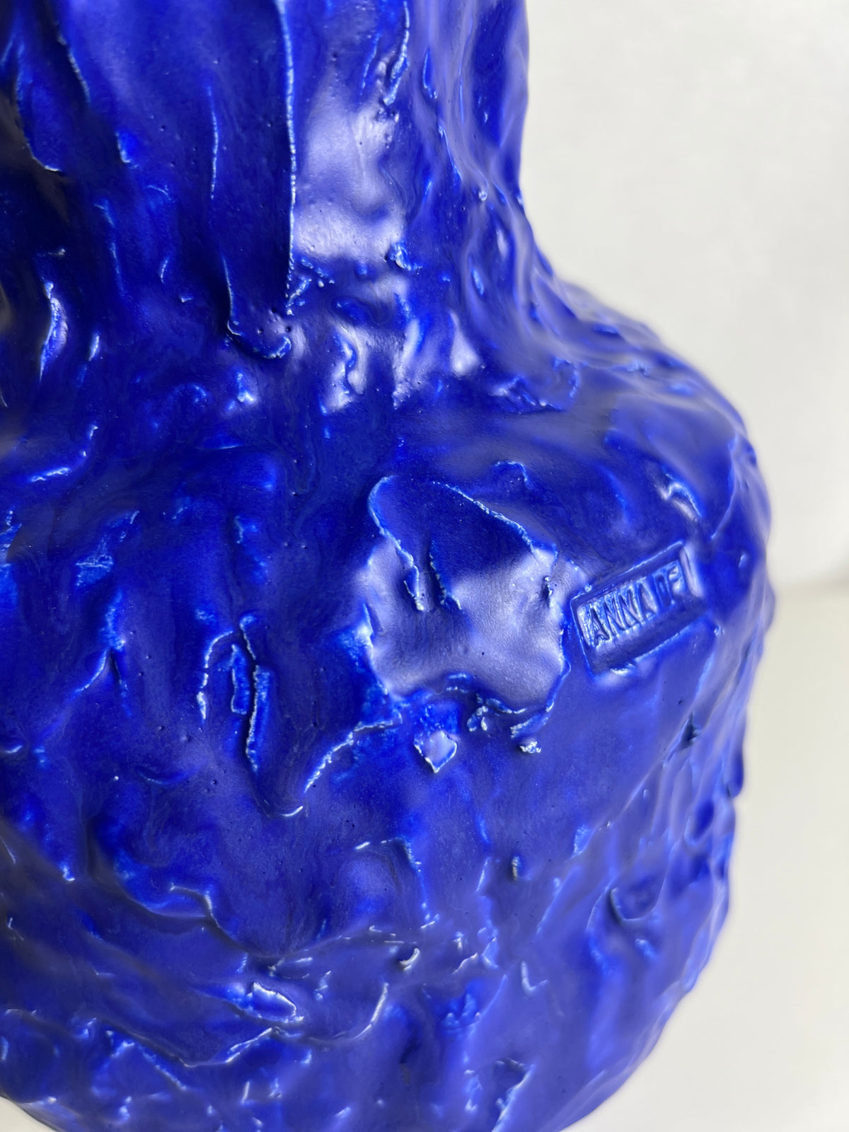 Anna Demidova — Jarrón azul Every Day