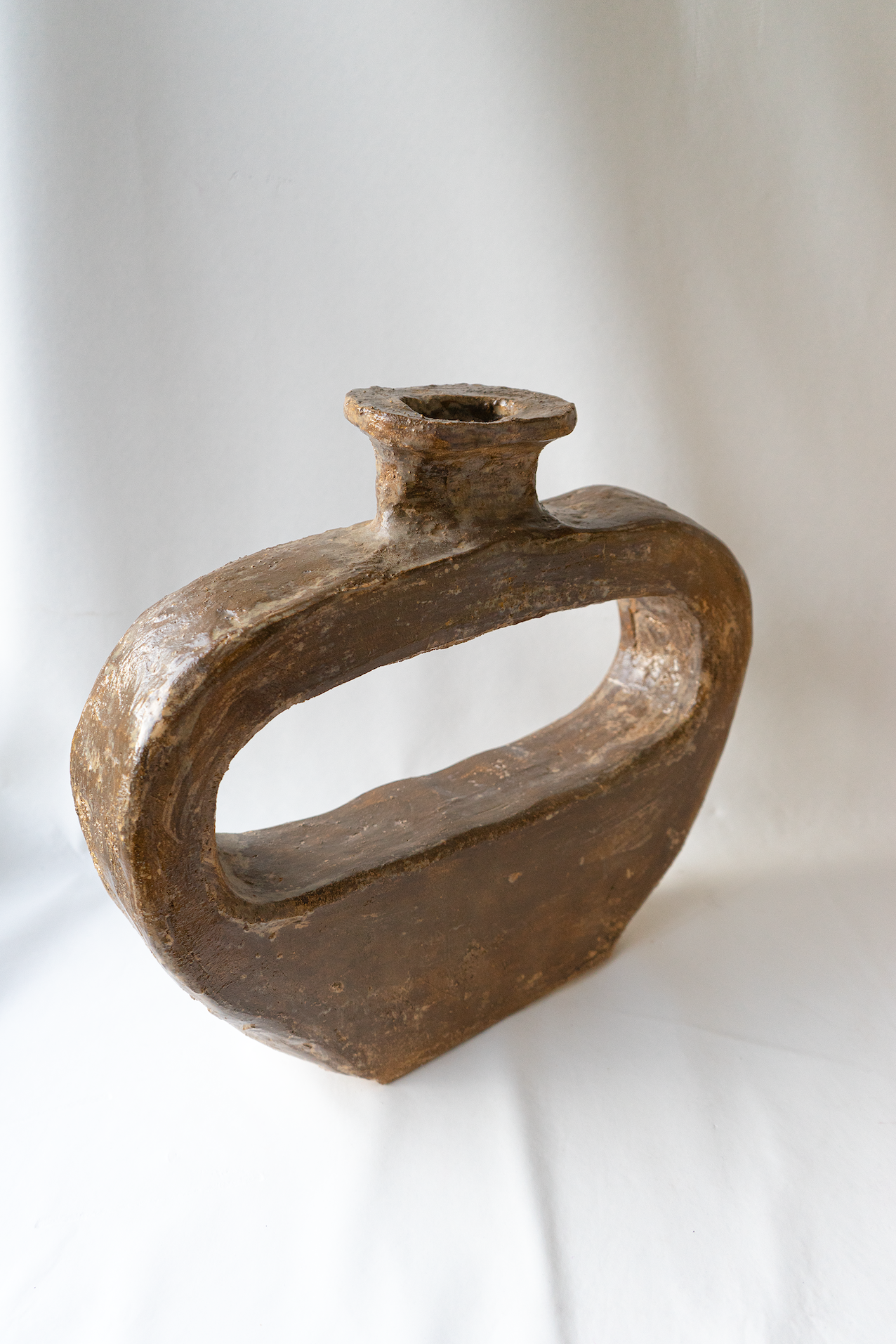 Willem van Hooff — Core Vessel ovalado marrón grueso
