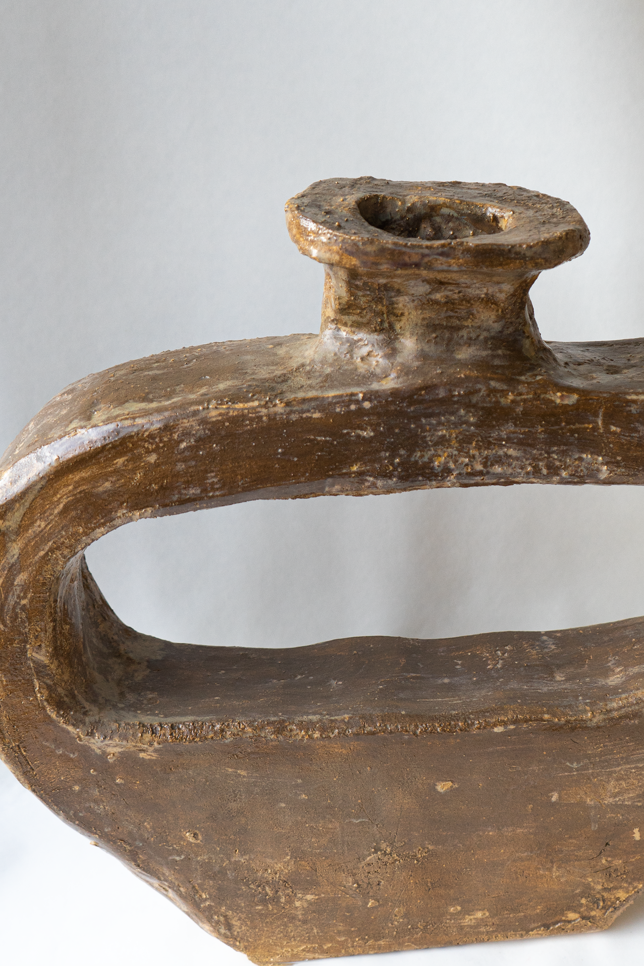 Willem van Hooff — Core Vessel ovalado marrón grueso